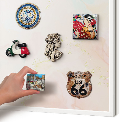 Magnettafel aus Metall für Souvenirs in weißem Rahmen Pastell-Eleganz