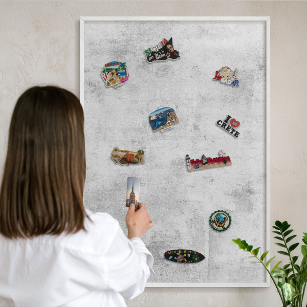 Wand-Magnettafel für Reisesouvenirs mit weißem Rahmen Rohbeton
