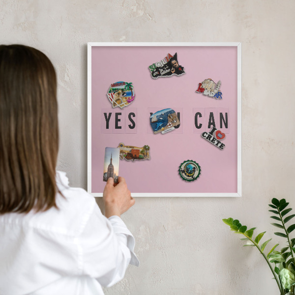 Magnettafel aus Metall für Souvenirs in weißem Rahmen Motivation jeden Tag