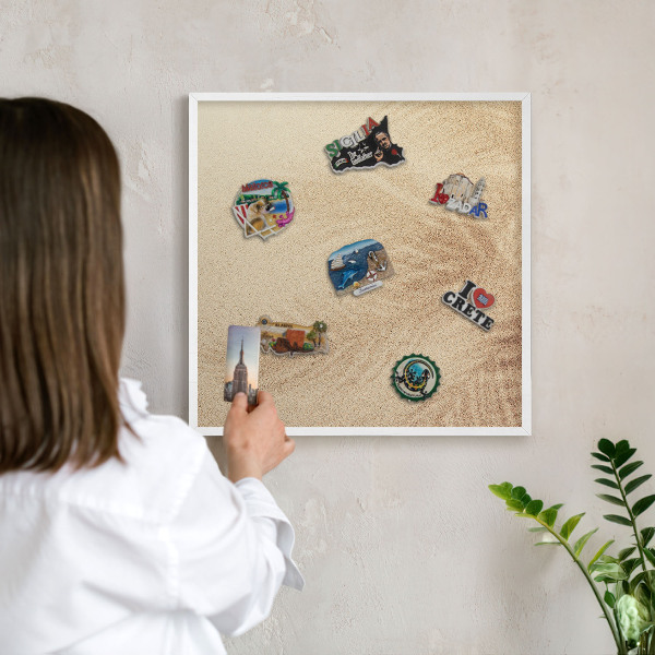 Magnettafel aus Metall für Souvenirs in weißem Rahmen Sandblätter