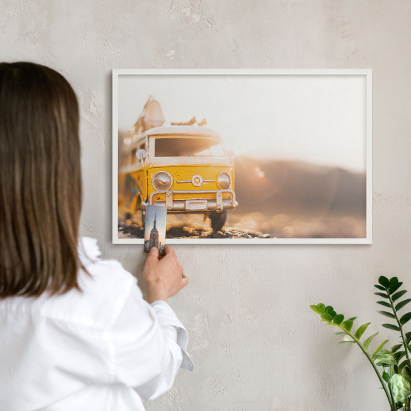 Magnettafel aus Metall für Souvenirs in weißem Rahmen Retro-Reisen