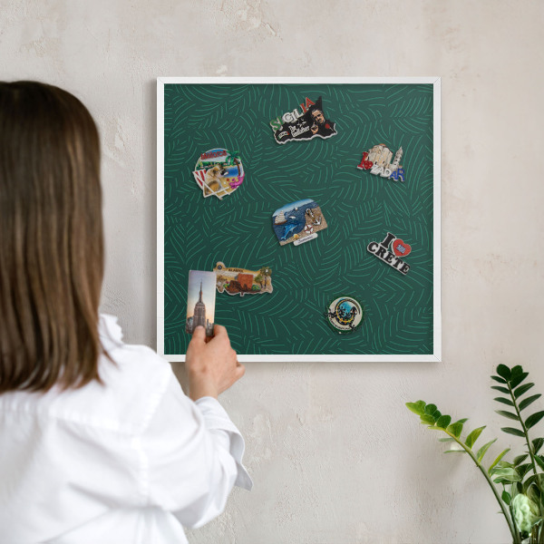 Magnettafel aus Metall für Souvenirs in weißem Rahmen Grüne Blätter