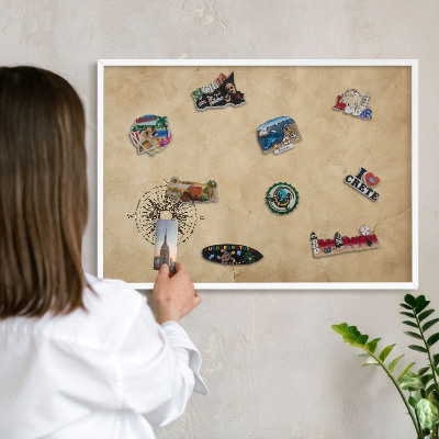 Magnettafel aus Metall für Souvenirs in weißem Rahmen Windrose