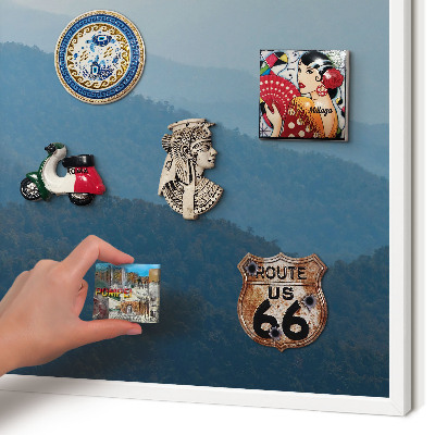 Magnettafel aus Metall für Souvenirs in weißem Rahmen Bergblick