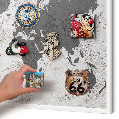 Magnettafel aus Metall für Souvenirs in weißem Rahmen Weltkarte