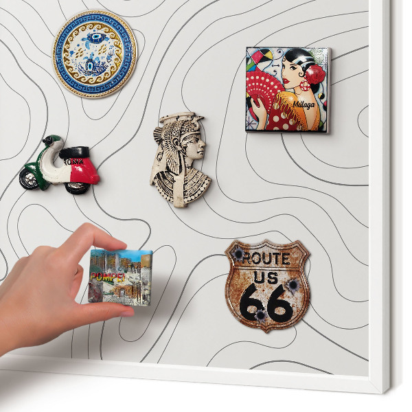 Magnettafel aus Metall für Souvenirs in weißem Rahmen Geometrische Eleganz