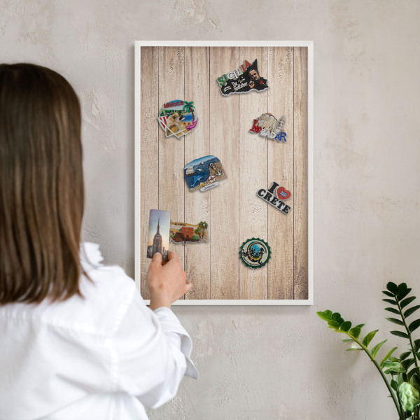 Wand-Magnettafel für Reisesouvenirs mit weißem Rahmen Holzbretter