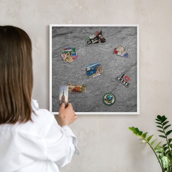 Magnettafel aus Metall für Souvenirs in weißem Rahmen Grauer Stein