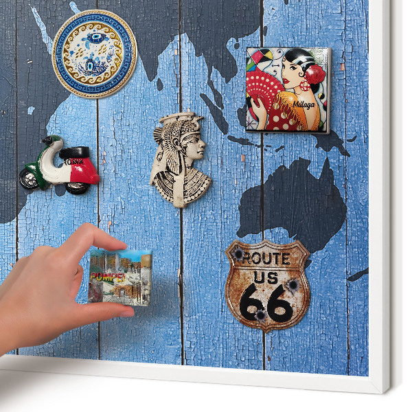 Magnettafel aus Metall für Souvenirs in weißem Rahmen Weltkarte
