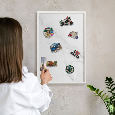 Wand-Magnettafel für Reisesouvenirs mit weißem Rahmen Marmormuster