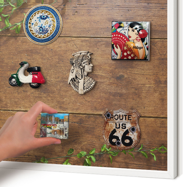 Wand-Magnettafel für Reisesouvenirs mit weißem Rahmen Holznatur