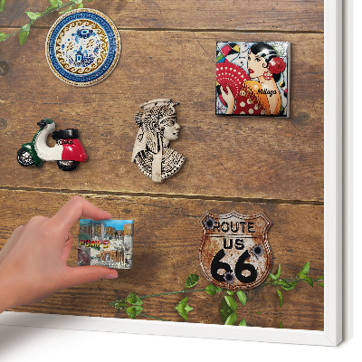 Wand-Magnettafel für Reisesouvenirs mit weißem Rahmen Holznatur