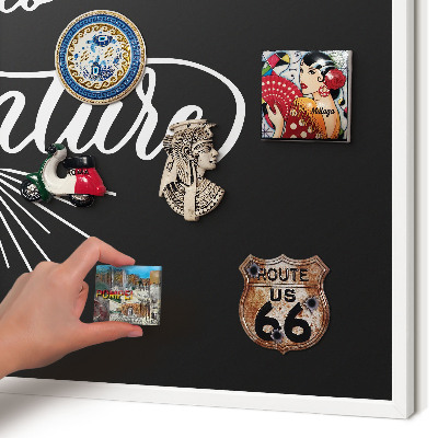 Wand-Magnettafel für Reisesouvenirs mit weißem Rahmen Abenteuerzeit