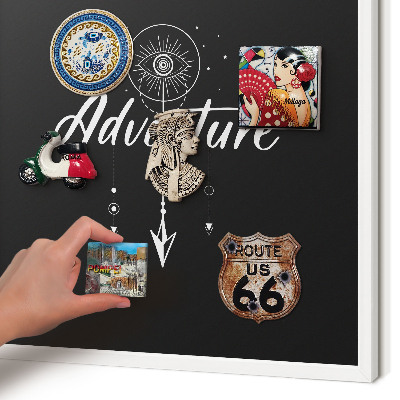 Wand-Magnettafel für Reisesouvenirs mit weißem Rahmen Ein Abenteuer erwartet dich.