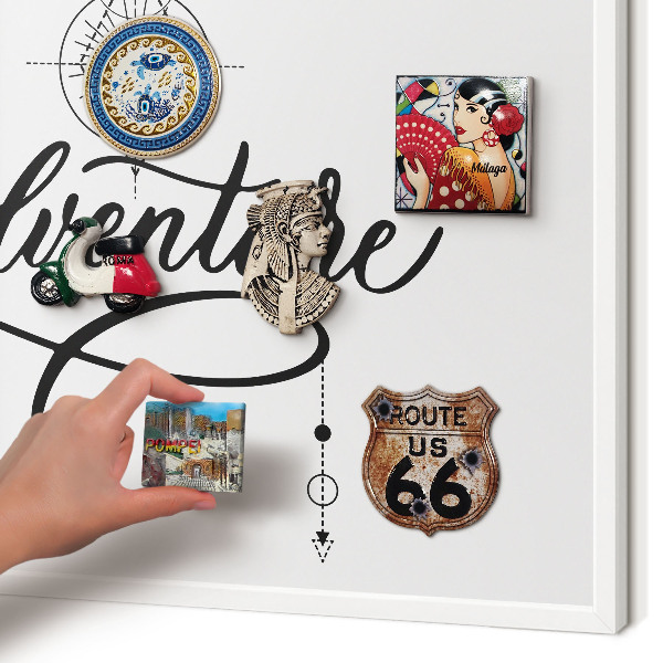 Magnettafel aus Metall für Souvenirs in weißem Rahmen Typografisches Abenteuer