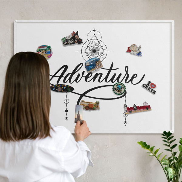 Magnettafel aus Metall für Souvenirs in weißem Rahmen Typografisches Abenteuer