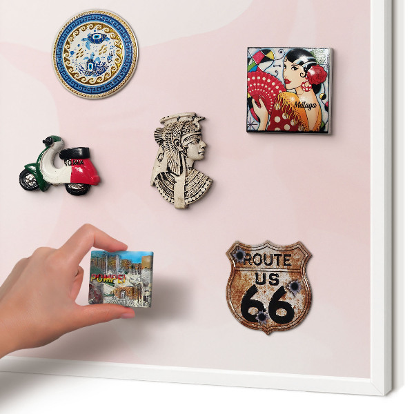 Wand-Magnettafel für Reisesouvenirs mit weißem Rahmen Zartes Rosa