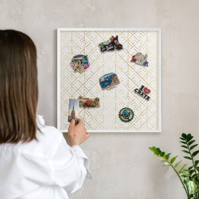 Wand-Magnettafel für Reisesouvenirs mit weißem Rahmen Blattgeometrie