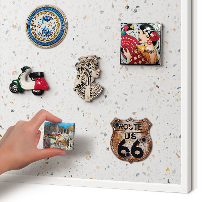 Wand-Magnettafel für Reisesouvenirs mit weißem Rahmen Terrazzo-Muster