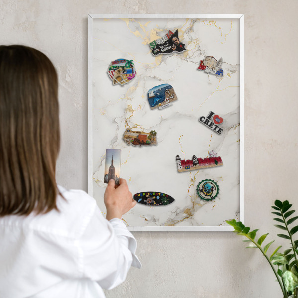Wand-Magnettafel für Reisesouvenirs mit weißem Rahmen Zarte Eleganz