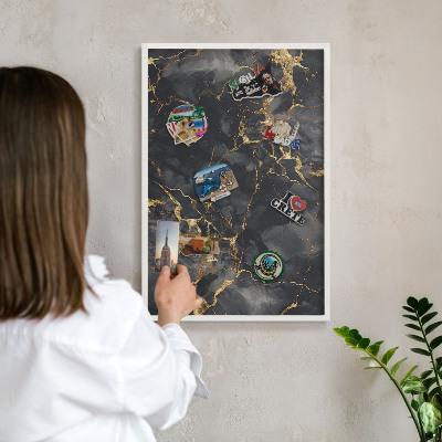 Magnettafel aus Metall für Souvenirs in weißem Rahmen Zarte Adern