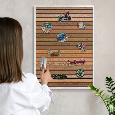 Wand-Magnettafel für Reisesouvenirs mit weißem Rahmen Warme Gürtel