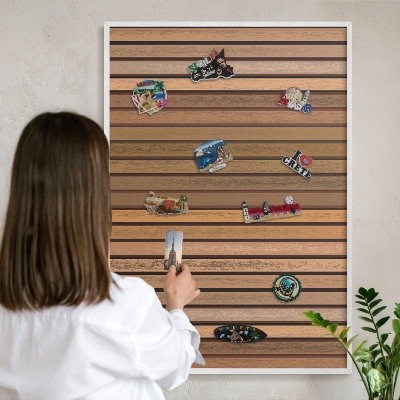 Wand-Magnettafel für Reisesouvenirs mit weißem Rahmen Warme Gürtel