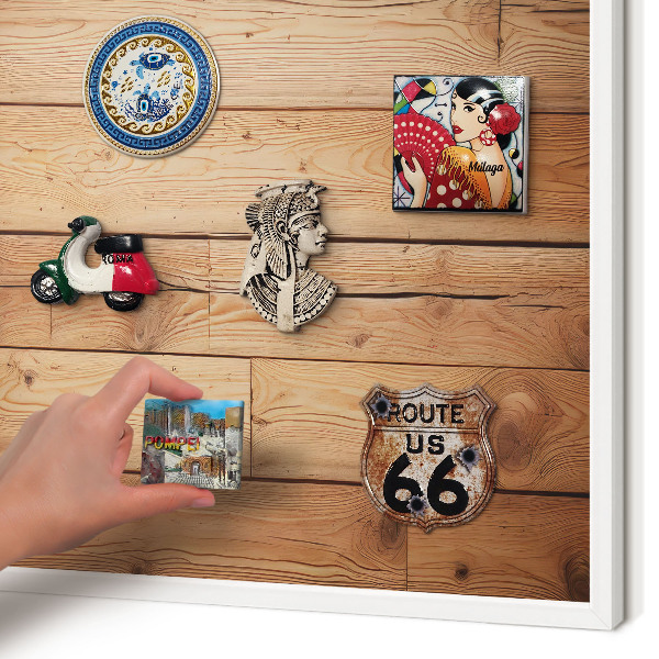 Magnettafel aus Metall für Souvenirs in weißem Rahmen Holzbretter