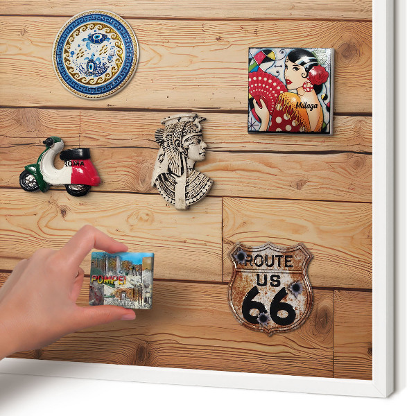 Magnettafel aus Metall für Souvenirs in weißem Rahmen Holzbretter