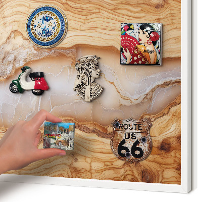 Wand-Magnettafel für Reisesouvenirs mit weißem Rahmen Eleganz aus Holz