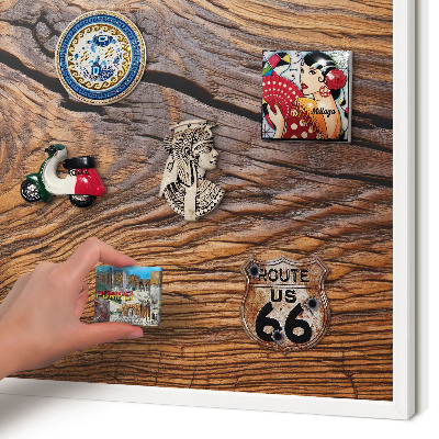 Wand-Magnettafel für Reisesouvenirs mit weißem Rahmen Holzstruktur