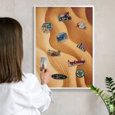 Wand-Magnettafel für Reisesouvenirs mit weißem Rahmen Sandwellen