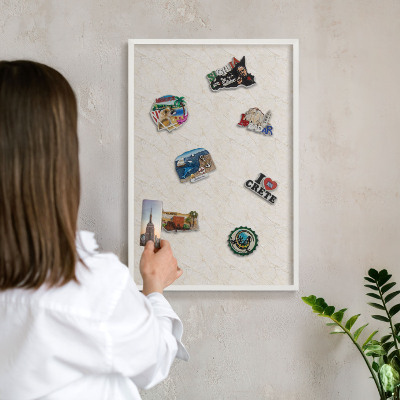 Wand-Magnettafel für Reisesouvenirs mit weißem Rahmen Marmor-Eleganz