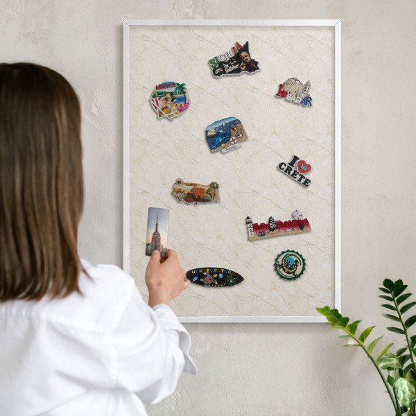Wand-Magnettafel für Reisesouvenirs mit weißem Rahmen Marmor-Eleganz