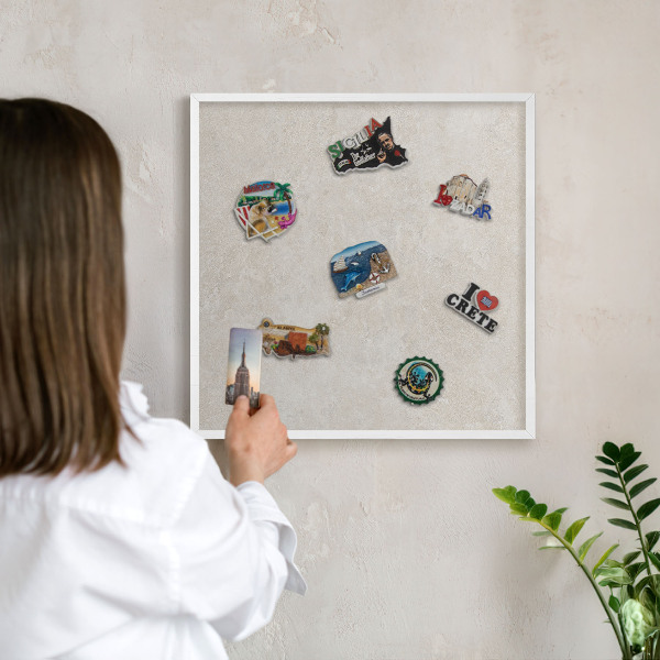 Magnettafel aus Metall für Souvenirs in weißem Rahmen Natürliche Eleganz