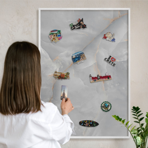 Wand-Magnettafel für Reisesouvenirs mit weißem Rahmen Graue Adern