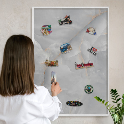 Wand-Magnettafel für Reisesouvenirs mit weißem Rahmen Graue Adern