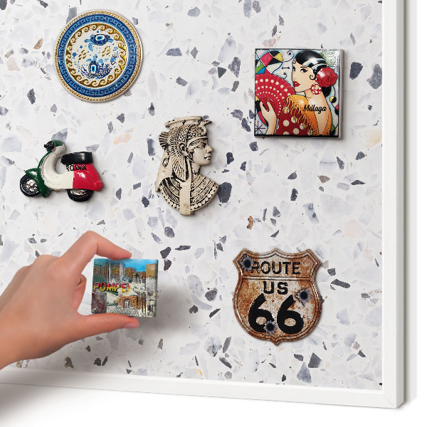 Wand-Magnettafel für Reisesouvenirs mit weißem Rahmen Terrazzo-Stil