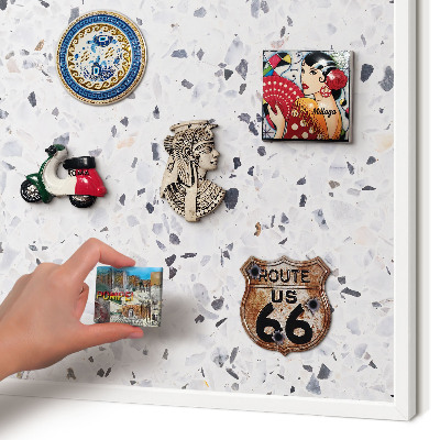 Wand-Magnettafel für Reisesouvenirs mit weißem Rahmen Terrazzo-Stil