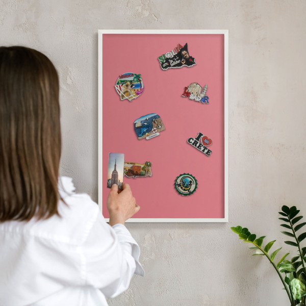 Magnettafel aus Metall für Souvenirs in weißem Rahmen Lachsfarben