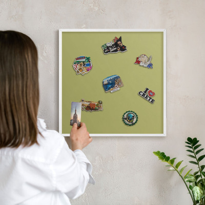 Wand-Magnettafel für Reisesouvenirs mit weißem Rahmen Grüner Vintage-Stil
