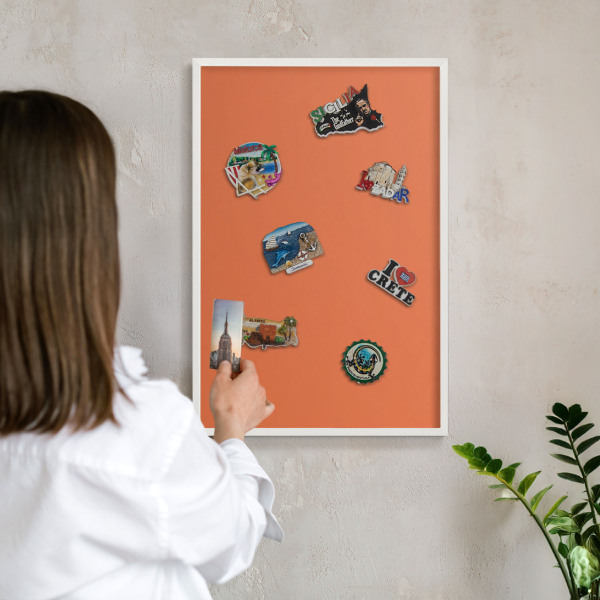 Wand-Magnettafel für Reisesouvenirs mit weißem Rahmen Kräftiges Orange