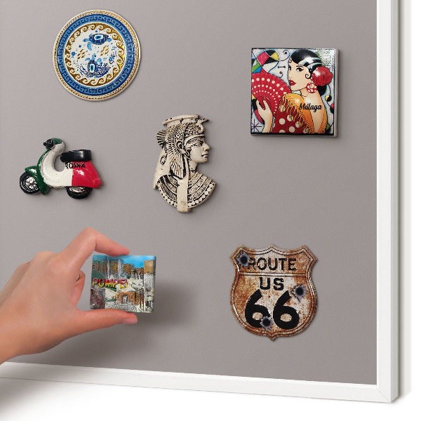Magnettafel aus Metall für Souvenirs in weißem Rahmen Aschgrau