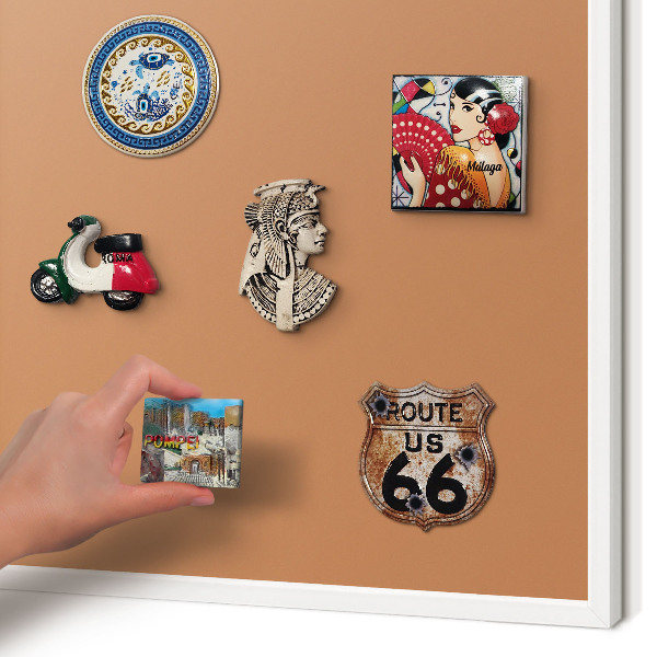 Magnettafel aus Metall für Souvenirs in weißem Rahmen Mattorange