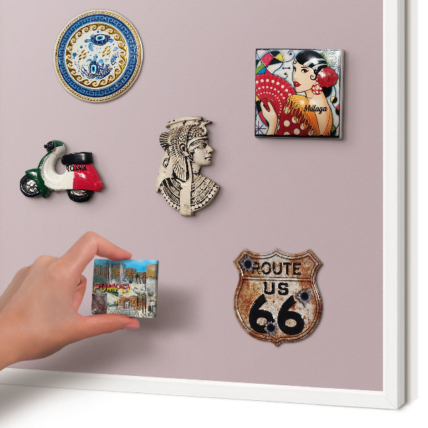Wand-Magnettafel für Reisesouvenirs mit weißem Rahmen Pastelllila