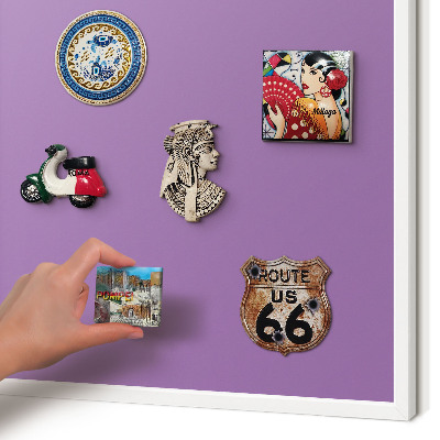 Wand-Magnettafel für Reisesouvenirs mit weißem Rahmen Violett
