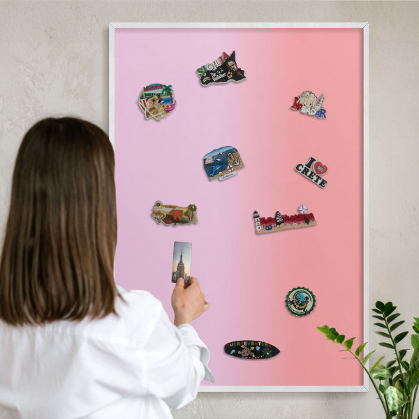 Magnettafel aus Metall für Souvenirs in weißem Rahmen Feiner Gradient