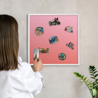 Magnettafel aus Metall für Souvenirs in weißem Rahmen Rosa-Orange