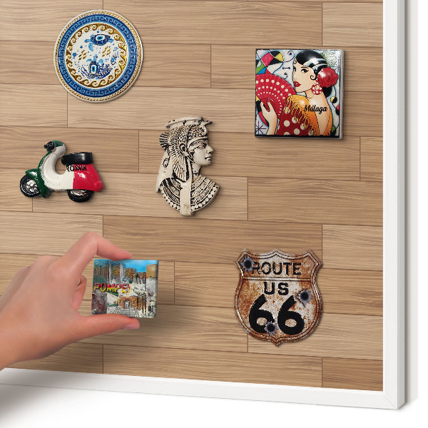 Magnettafel aus Metall für Souvenirs in weißem Rahmen Holzmuster