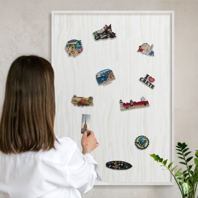 Wand-Magnettafel für Reisesouvenirs mit weißem Rahmen Harmonie der Linien